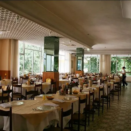 Handy Sea מלון 3*