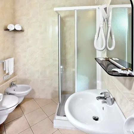 Отель Handy Sea 3*